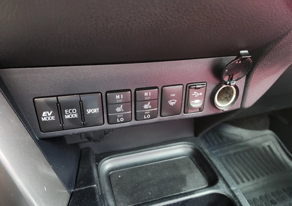 Toyota RAV4 cena 93500 przebieg: 130000, rok produkcji 2016 z Biała małe 79